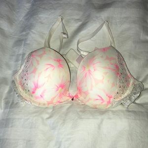 Like New VS Dream Angels Push-up Bra